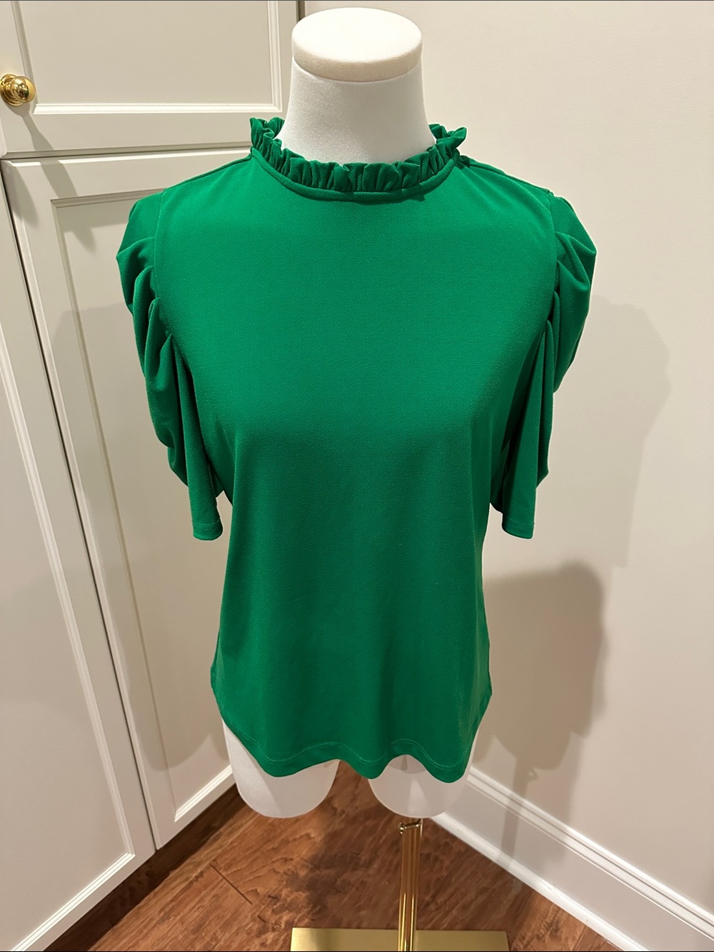 CeCe Emerald Ruffle-Neck Short Sleeve Top